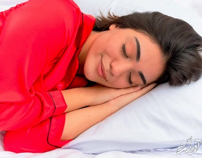 خوابیدن بعد از لاک زدن خوابیدن